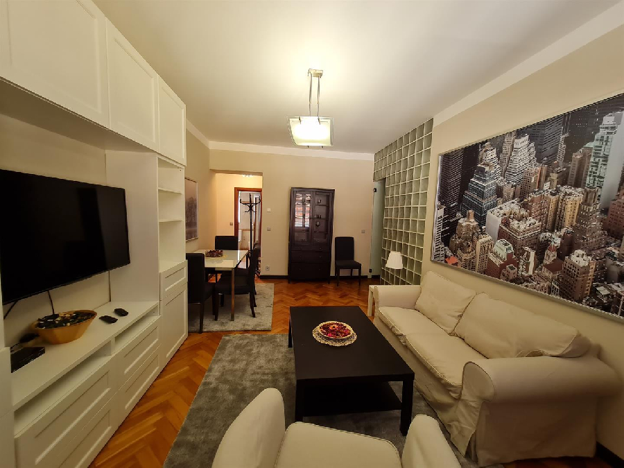 Vendesi appartamento quadrilocale arredato accogliente di 65 mq a Praga 3