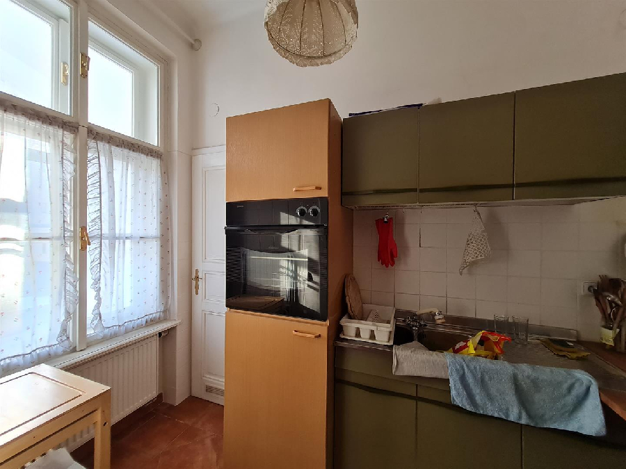 prodej bytu 3+1, 78m2 se zasklenou pavlačí v Bubenči, Praha 7