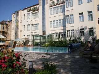 Pronájem luxusního residenčního  bytu 3+Kk, 94m2 na Vinohradech, Praha 2
