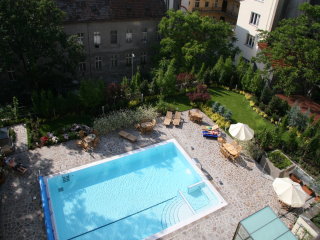 Pronájem luxusně zařízeného bytu 3+kk,92m2 s balkonem, Italská, Praha 2