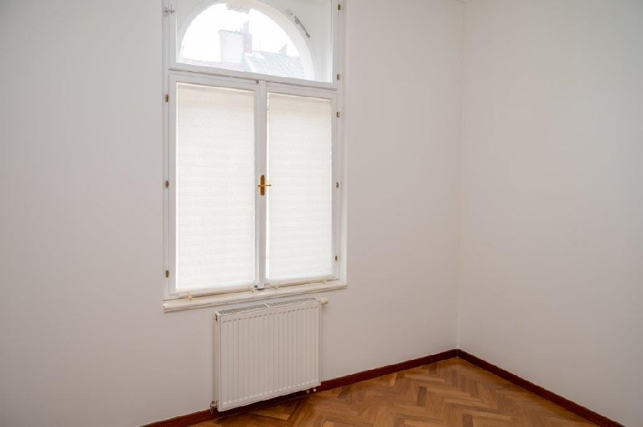 Prodej bytu 2+kk, 52m2, byt i dům po nedávné rekonstrukci na Praze 2
