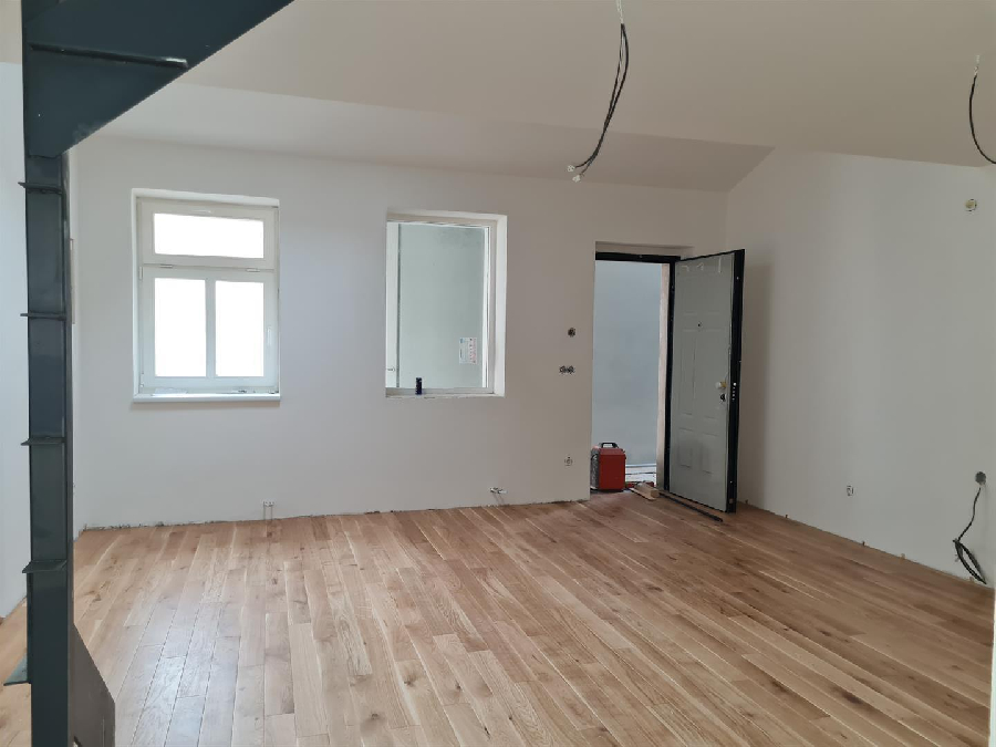 Prodej nově zrekonstruovaného bytu 4+kk, 90m2 a sklep 5m2 na Praze 5, Smíchov