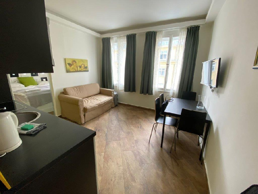 Prodej bytu 2+kk, 31m2 na rozhraní Vinohrad, Praha 3