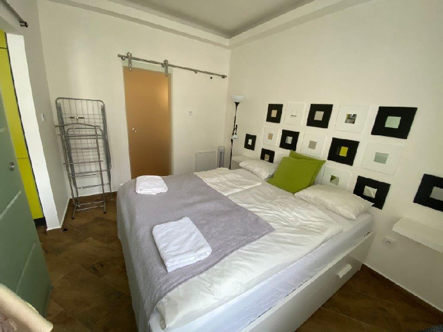 Prodej bytu 2+kk, 31m2 na rozhraní Vinohrad, Praha 3