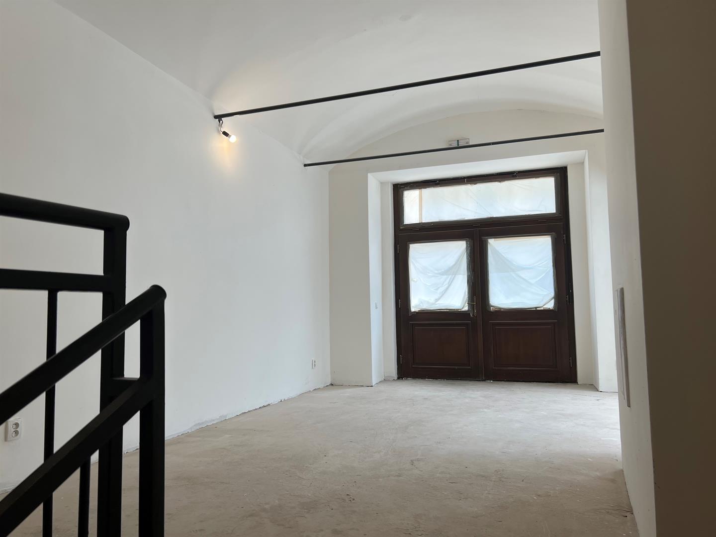 Rental of commercial space with entrance from the street in Prague 5