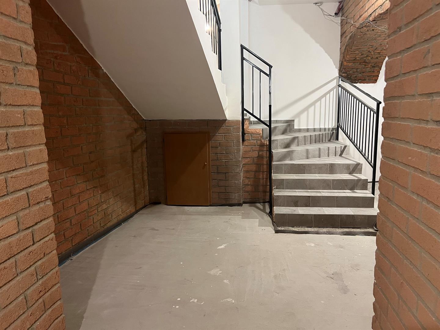 Rental of commercial space with entrance from the street in Prague 5