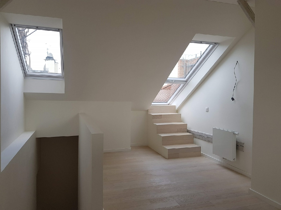 Prodej půdního bytu 166m2,2x terasa celkem 45m2 s výhledem na Prahu, řeku a Pražský hrad