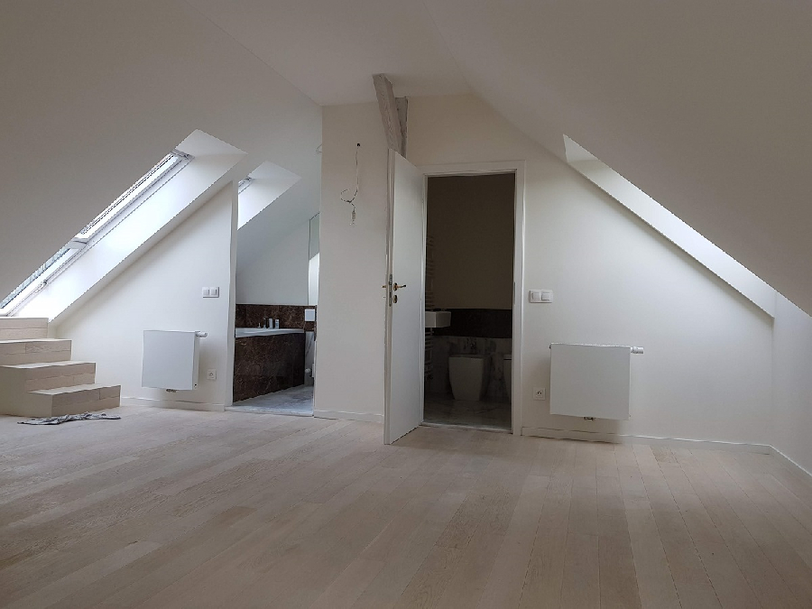 Prodej půdního bytu 166m2,2x terasa celkem 45m2 s výhledem na Prahu, řeku a Pražský hrad