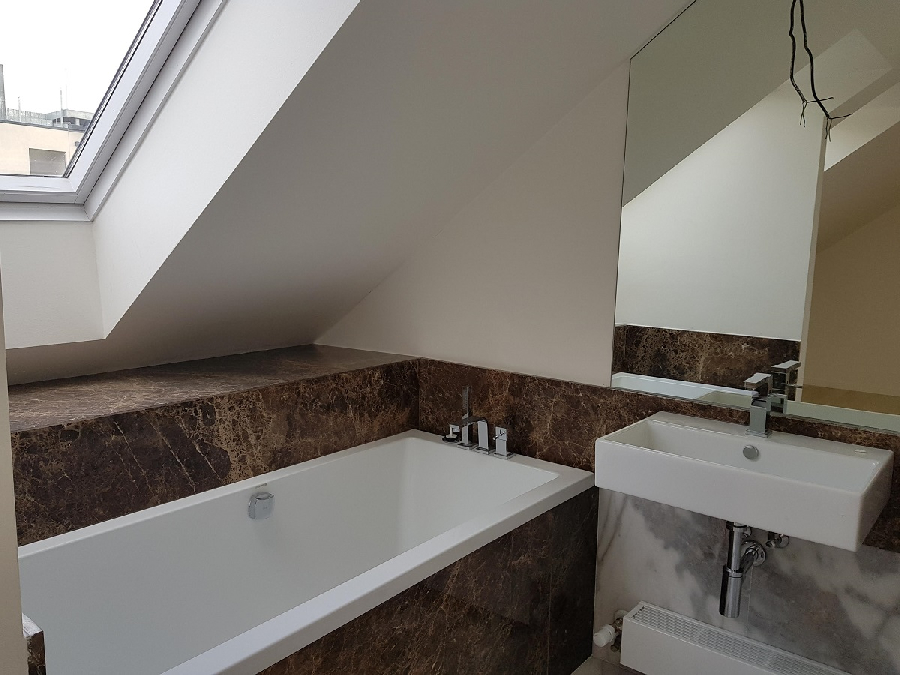 Prodej půdního bytu 166m2,2x terasa celkem 45m2 s výhledem na Prahu, řeku a Pražský hrad