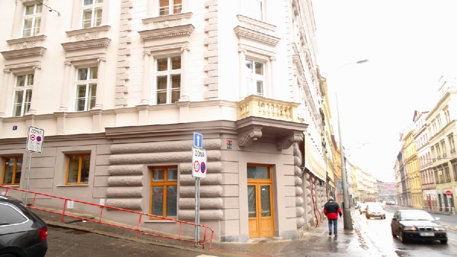 Commercial space for sale 204m2 with entrance from the street in Prague 5