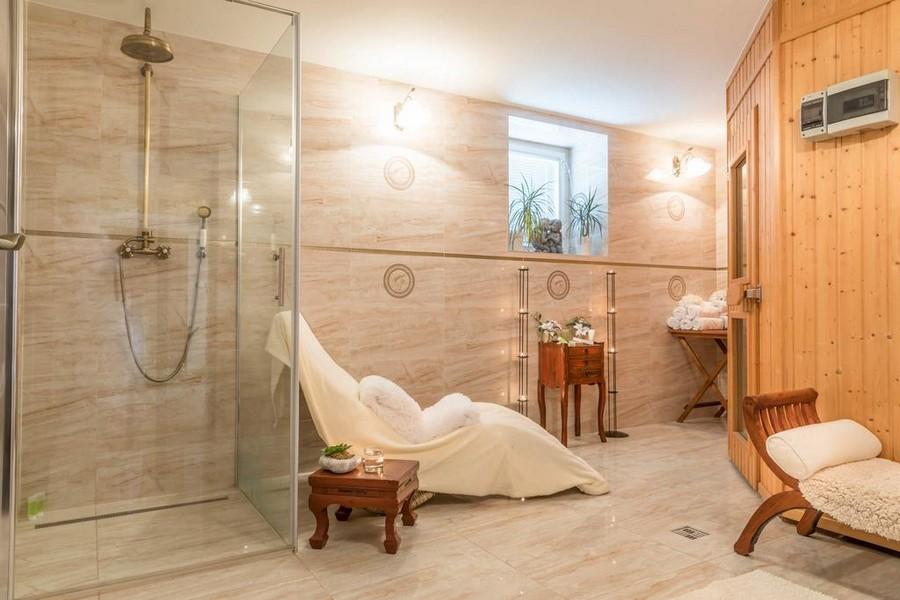 Offriamo esclusivamente in vendita una villa di lusso a Praga 5, vicino a Hřebenka