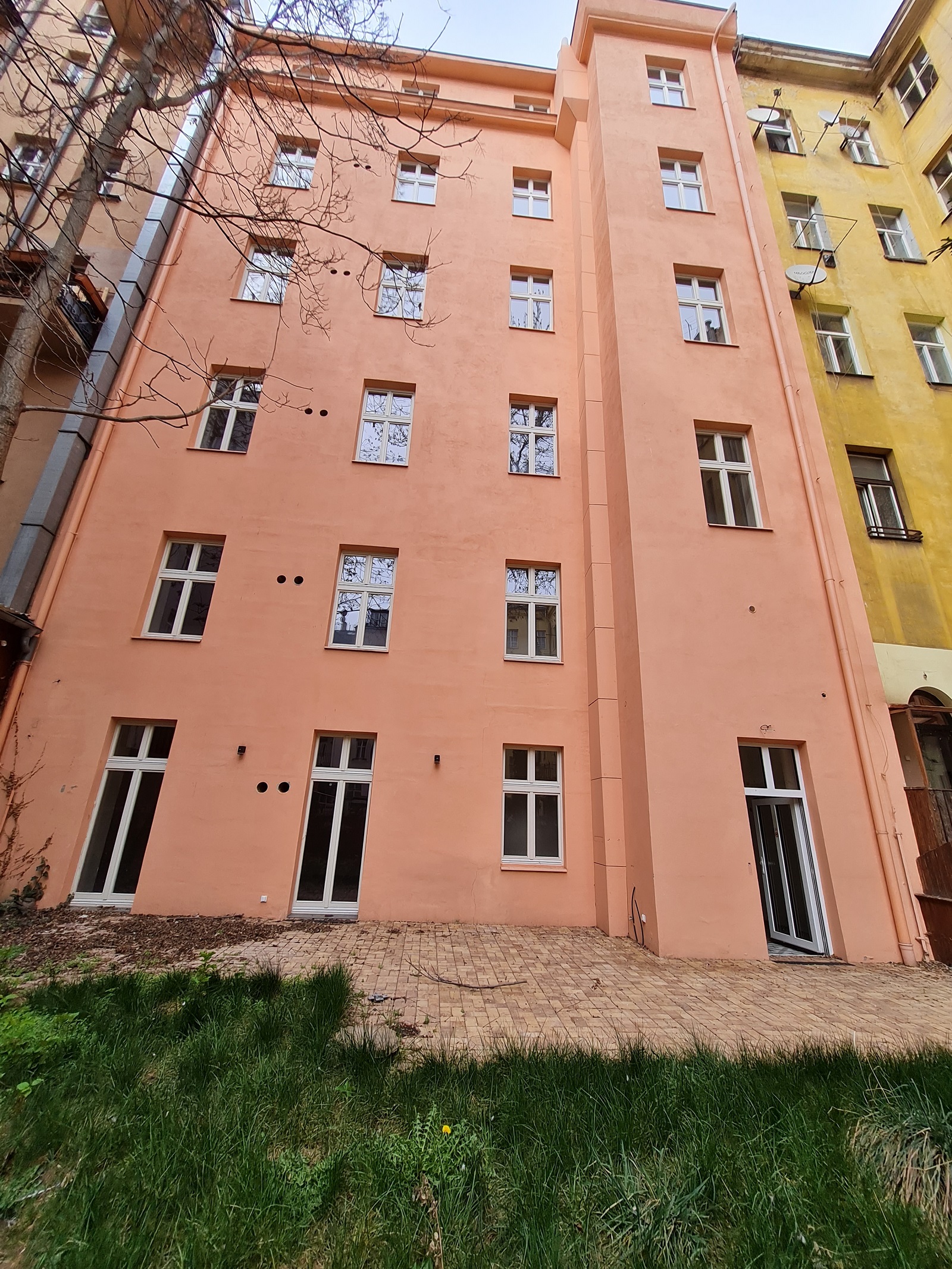 Prodej činžovního domu jen pár kroků od Malé Strany v ul. Vodní 