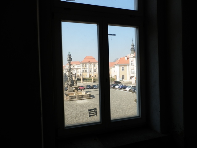 Sale of an apartment building in the center of the square in Duchcov