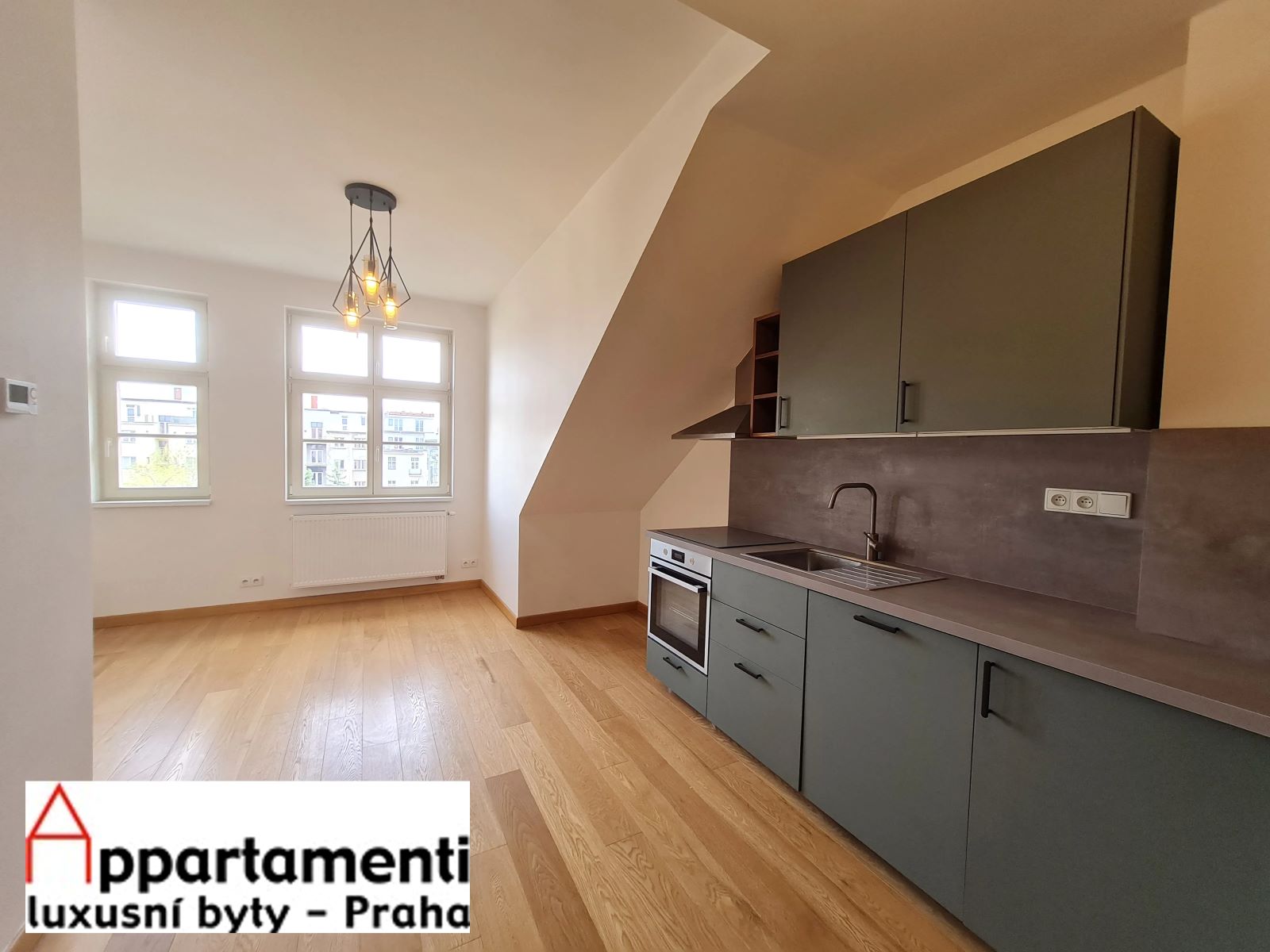 Prodej  podkrovního mezonetového bytu 4+kk, 115m2 na Vinohradech, Praha 2