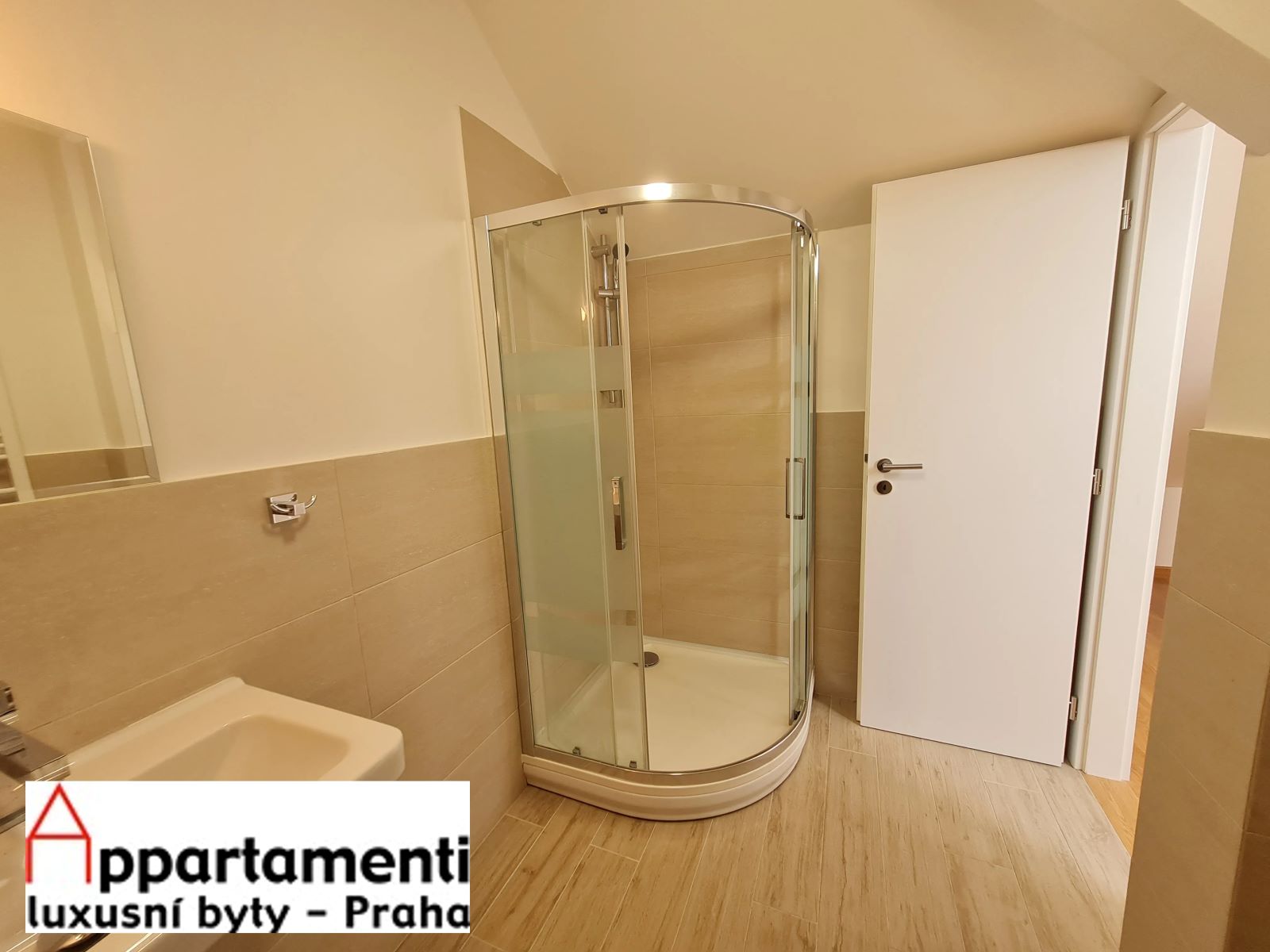 Prodej  podkrovního mezonetového bytu 4+kk, 115m2 na Vinohradech, Praha 2