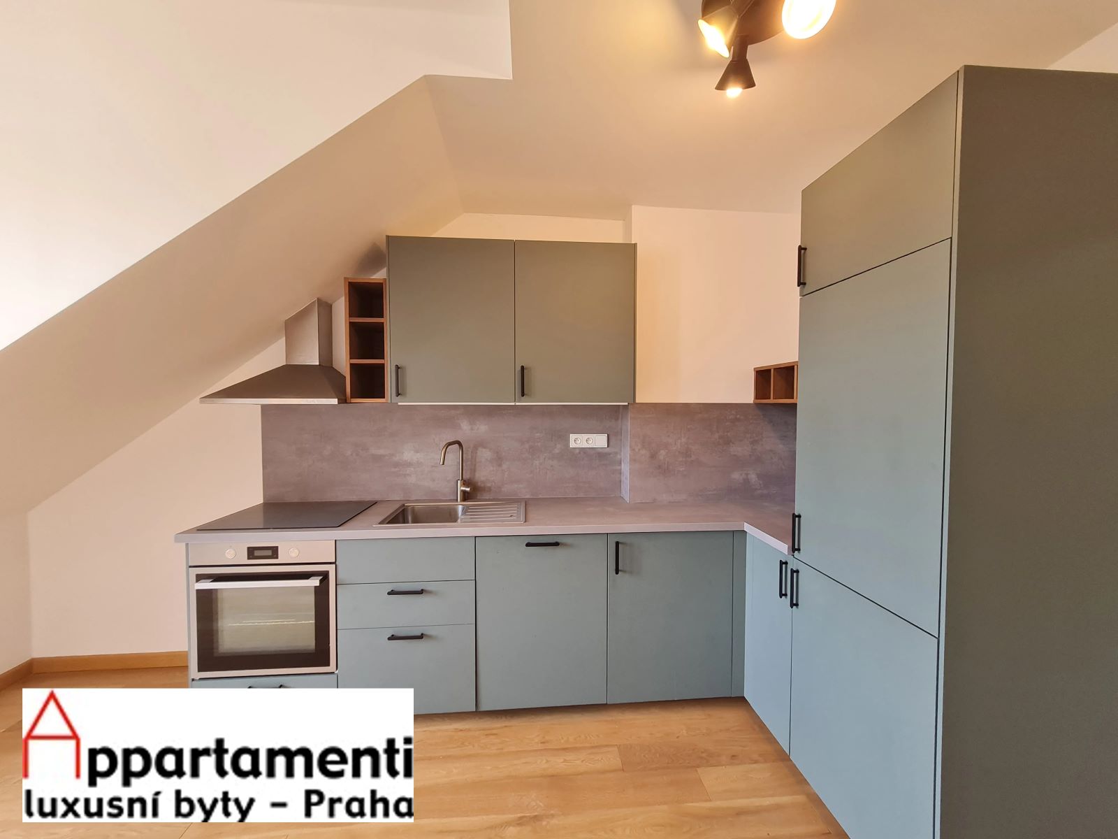 Prodej  podkrovního mezonetového bytu 4+kk, 115m2 na Vinohradech, Praha 2