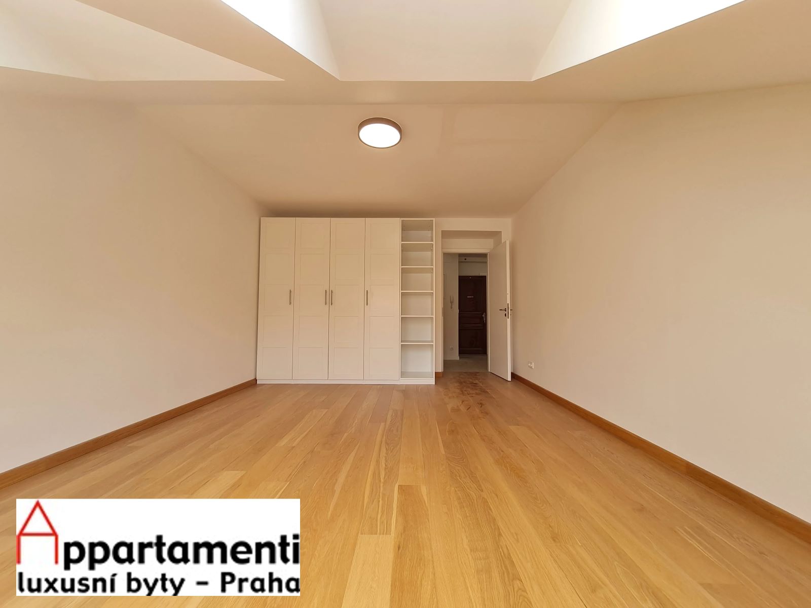 Prodej  podkrovního mezonetového bytu 4+kk, 115m2 na Vinohradech, Praha 2