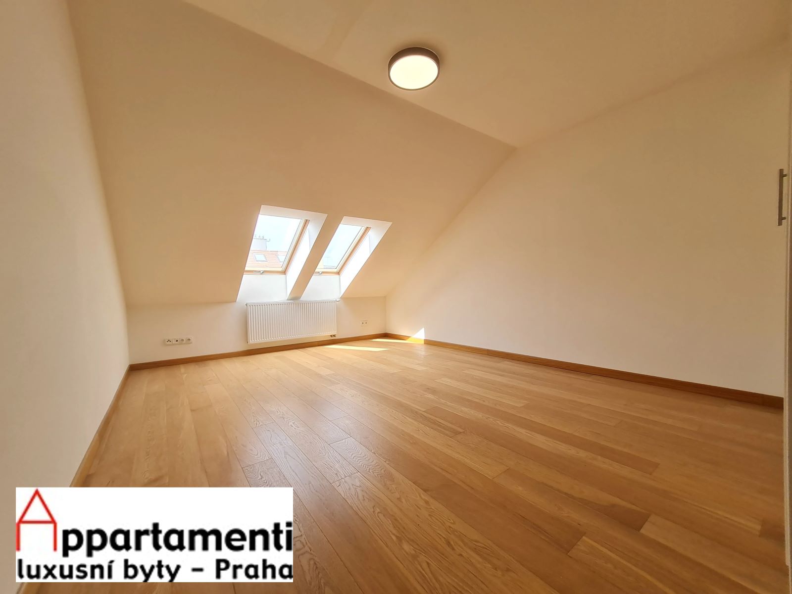 Prodej  podkrovního mezonetového bytu 4+kk, 115m2 na Vinohradech, Praha 2