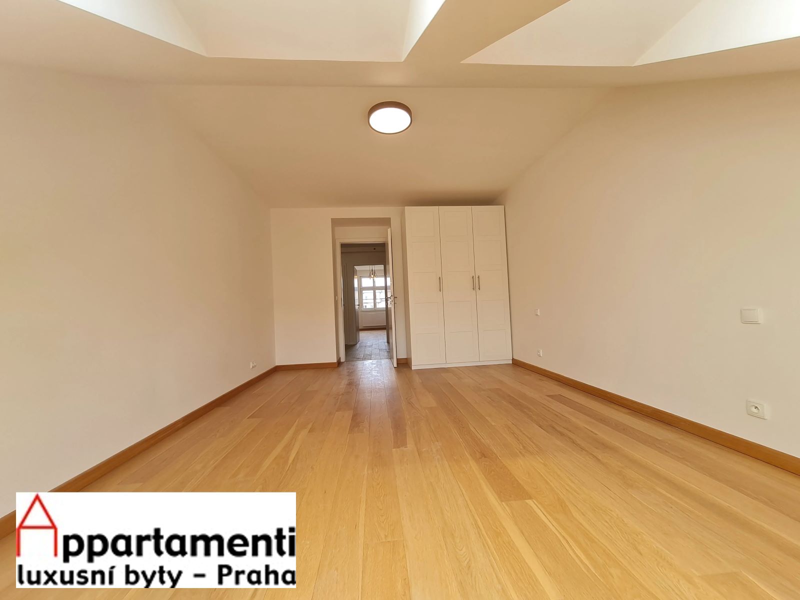 Prodej  podkrovního mezonetového bytu 4+kk, 115m2 na Vinohradech, Praha 2