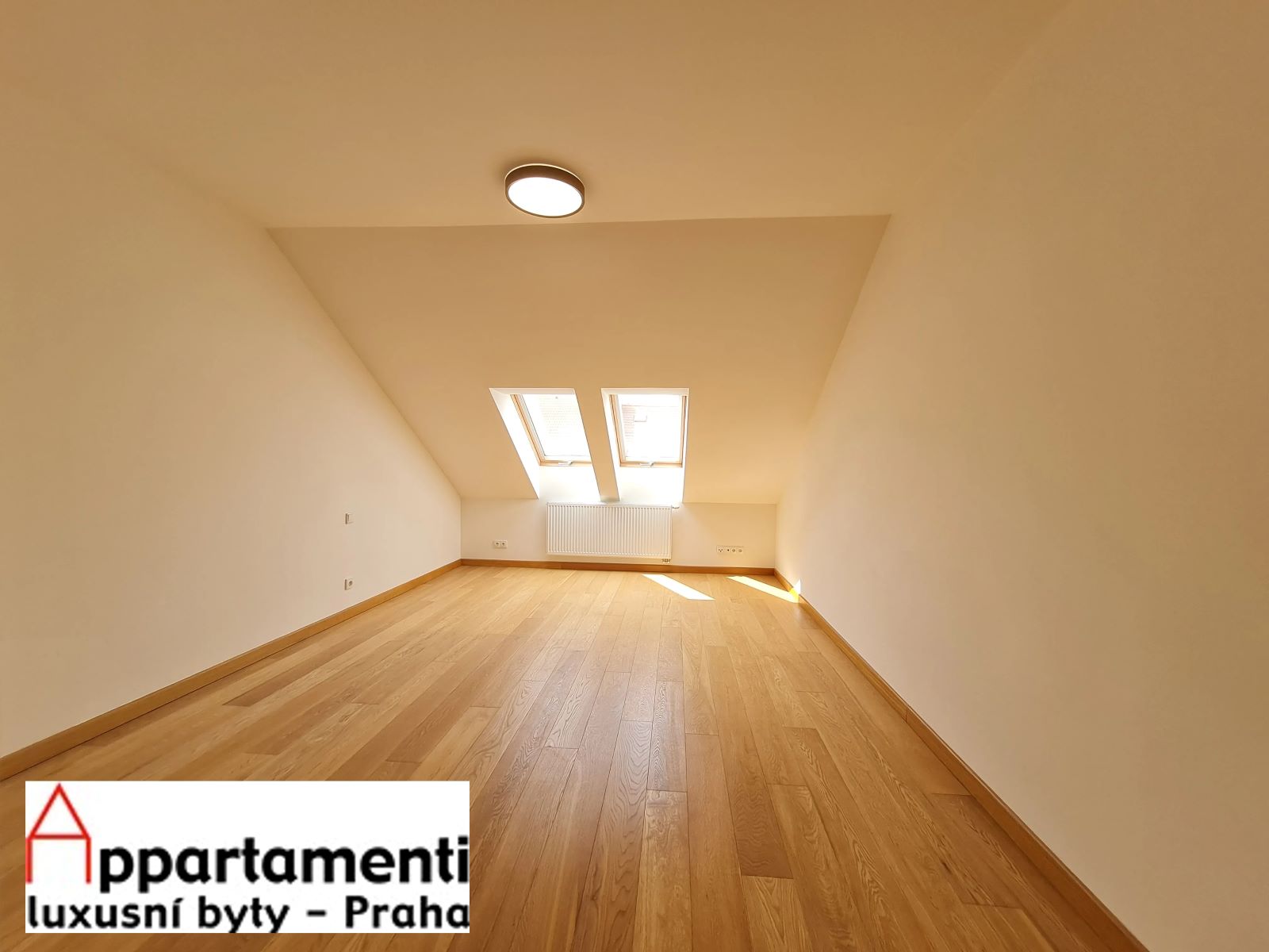 Prodej  podkrovního mezonetového bytu 4+kk, 115m2 na Vinohradech, Praha 2