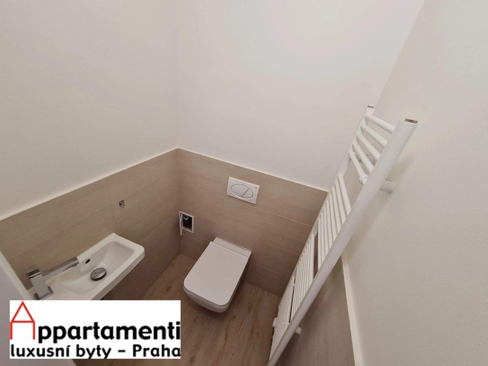Prodej  podkrovního mezonetového bytu 4+kk, 115m2 na Vinohradech, Praha 2