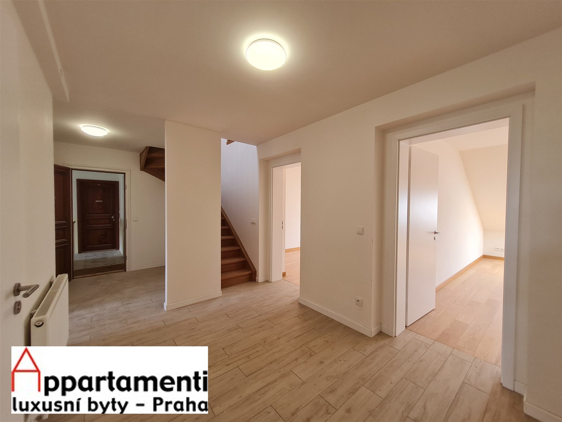 Prodej  podkrovního mezonetového bytu 5+kk, 142m2 na Vinohradech, Praha 2