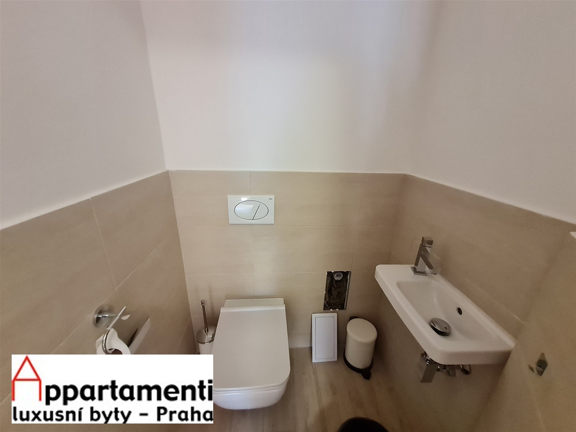 Prodej  podkrovního mezonetového bytu 5+kk, 142m2 na Vinohradech, Praha 2