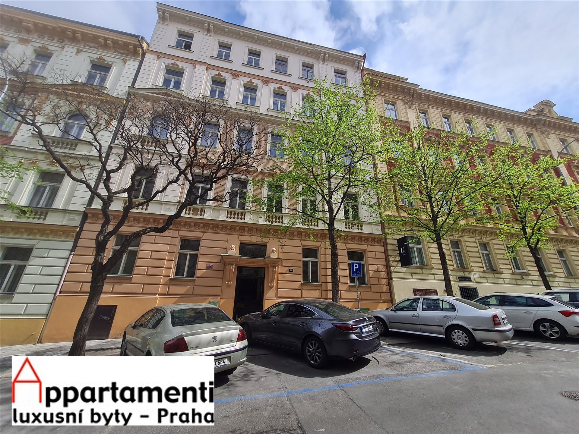 Prodej  podkrovního mezonetového bytu 5+kk, 142m2 na Vinohradech, Praha 2