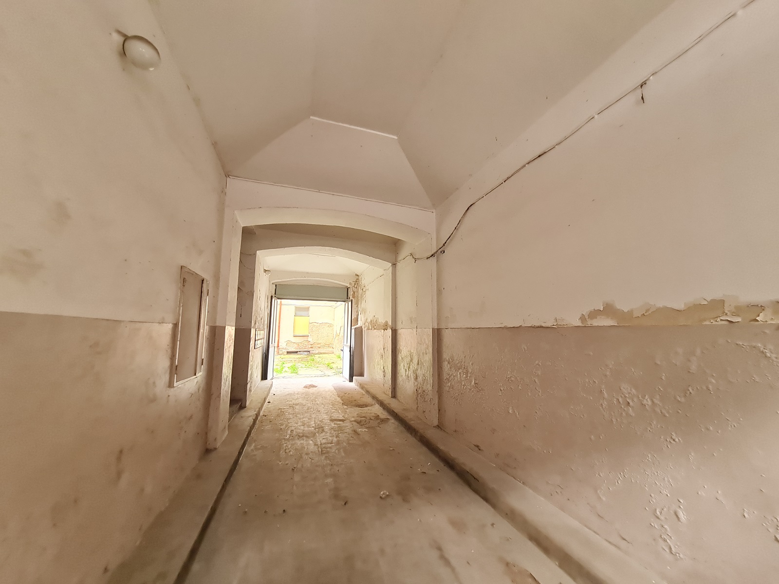 Na prodej dva ČD propojené dvorem na Praze 7, Holešovice