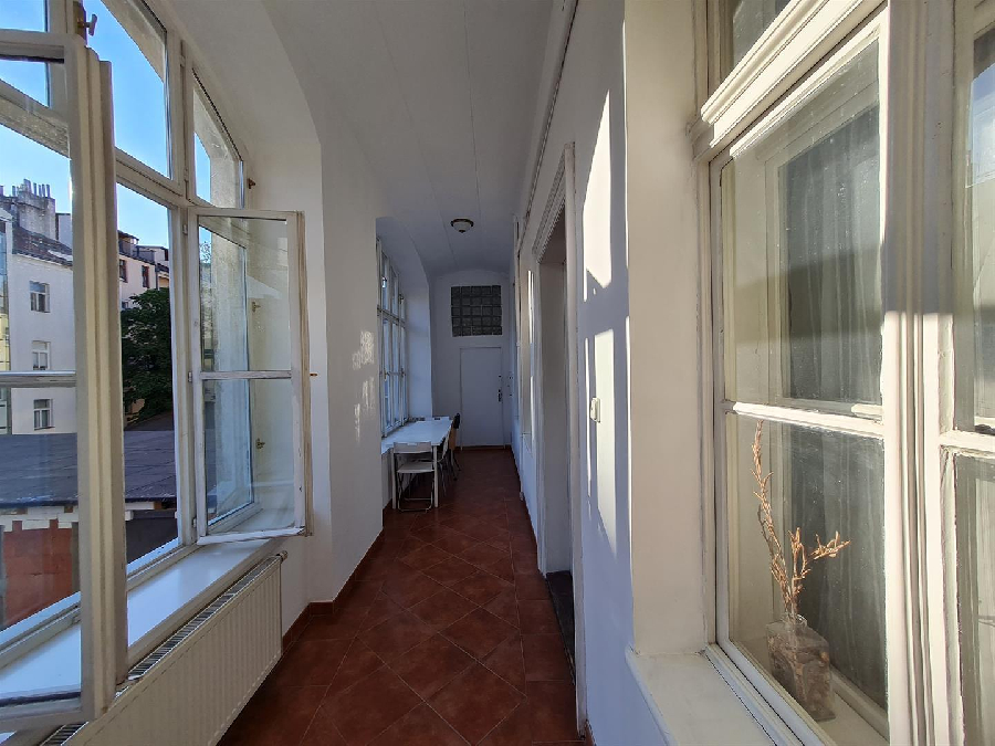 sale of a 3+1, 78m2 apartment with a glazed veranda in Bubenč, Prague 7