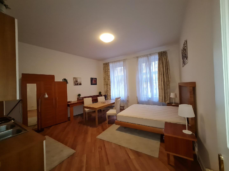 Spacious apartment 2 + kk, 50m2 in the historical center of Prague 1 for sale