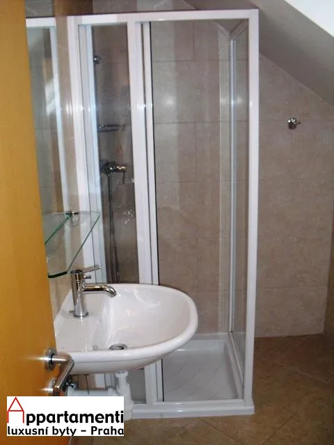 mezonet o rozloze 185m2 s terasou 38m2 výhledem na Hrad, Petřín na Malé Straně 