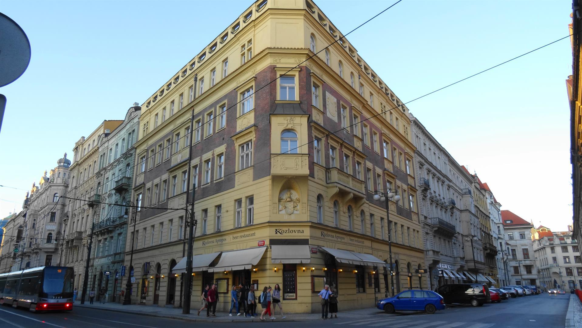 Affitasi appartamento bilocale 51mq con balcone a pieno centro di Praga 1