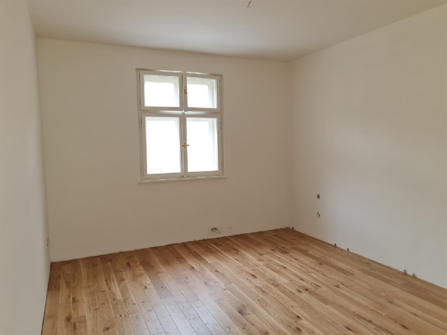 Prodej nově zrekonstruovaného bytu 4+kk, 90m2 a sklep 5m2 na Praze 5, Smíchov