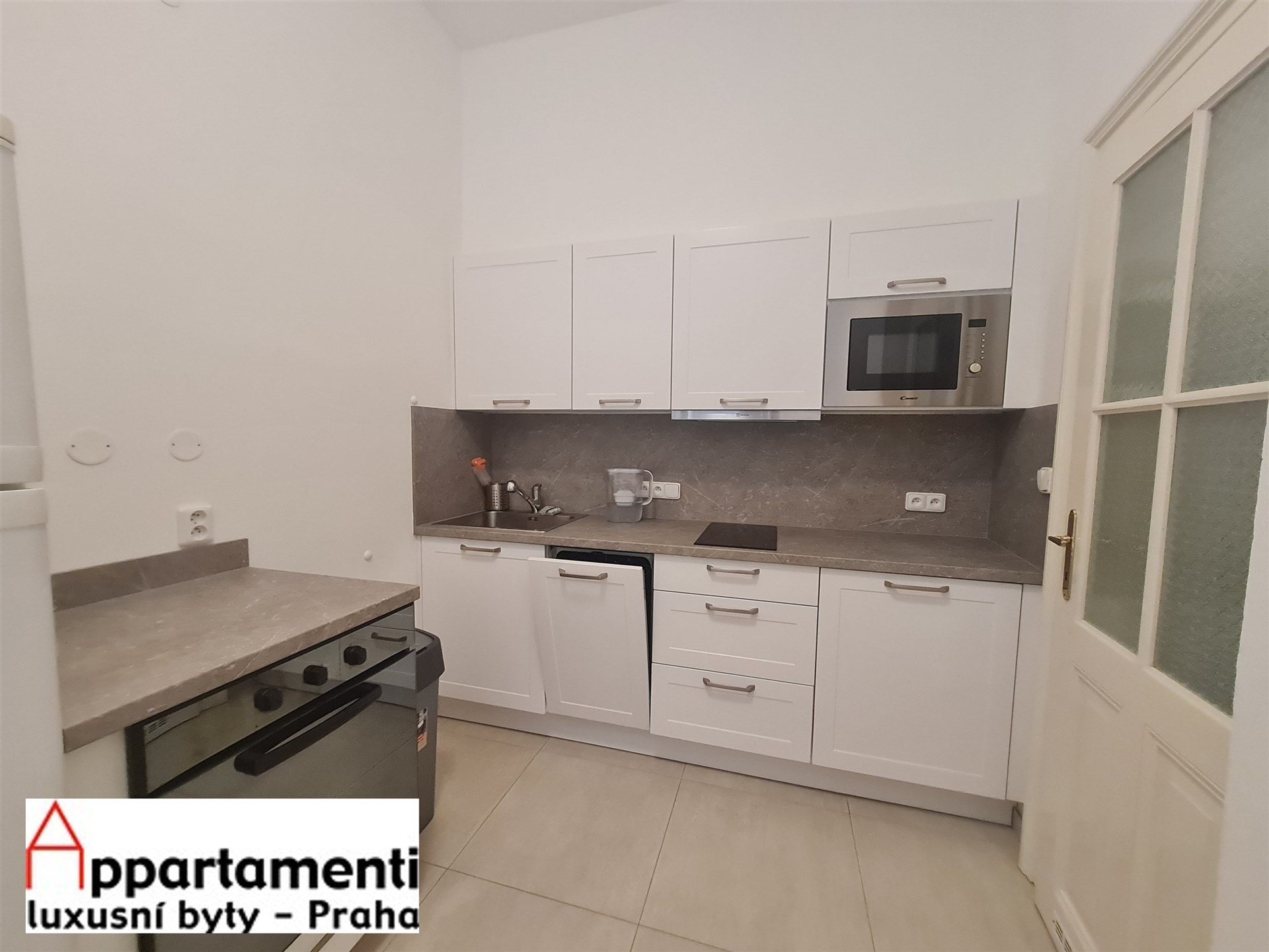 Rent furnished apartament 2+1, 63m2 street Štěpánská, Prague1