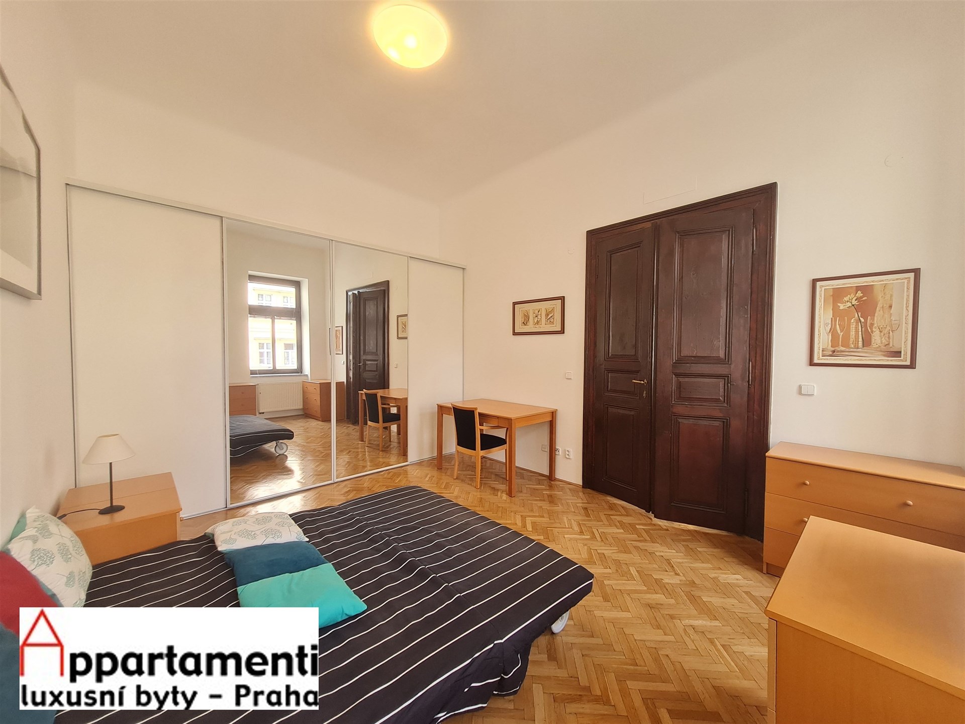 pronájem zařízeného bytu 2+kk, 71m2 v ul. Štěpánská, Praha 1