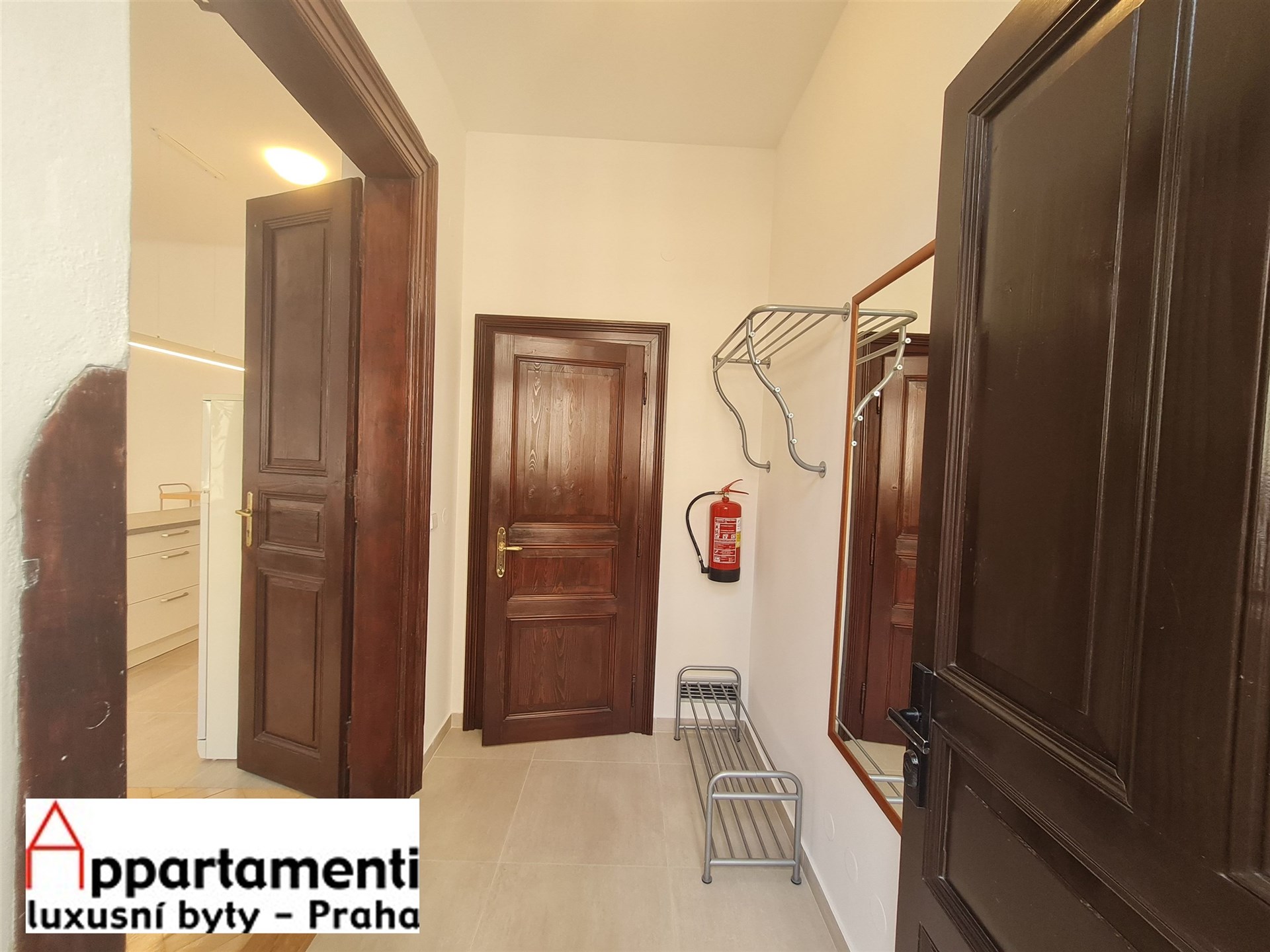 pronájem zařízeného bytu 2+kk, 71m2 v ul. Štěpánská, Praha 1