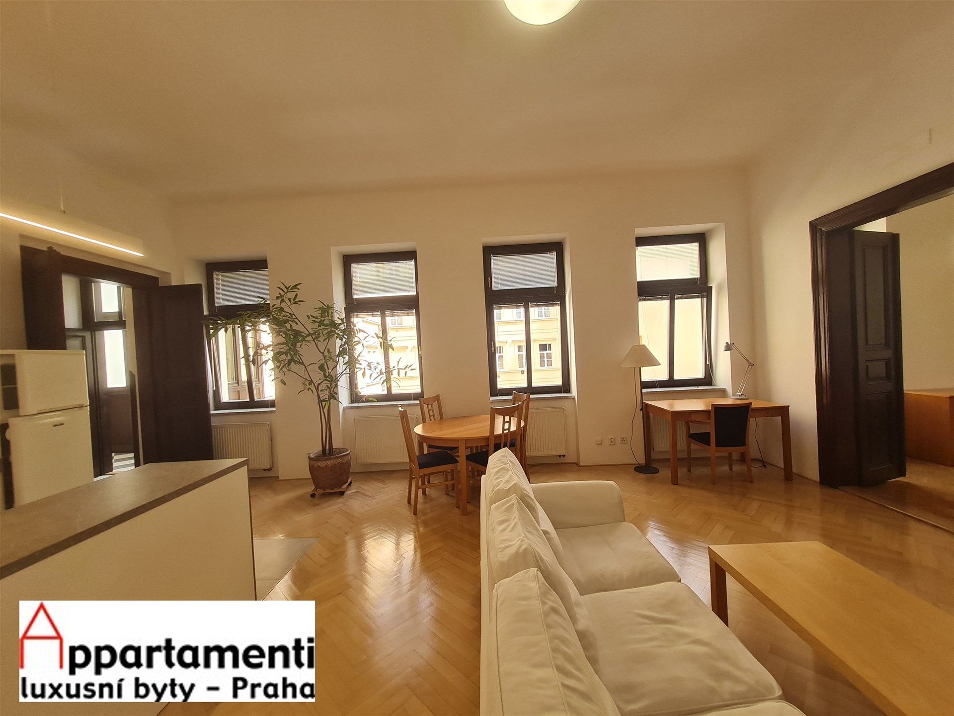 pronájem zařízeného bytu 2+kk, 71m2 v ul. Štěpánská, Praha 1