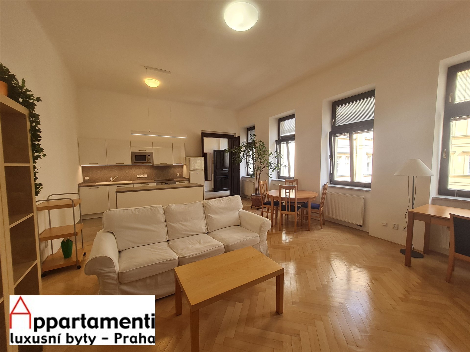 pronájem zařízeného bytu 2+kk, 71m2 v ul. Štěpánská, Praha 1