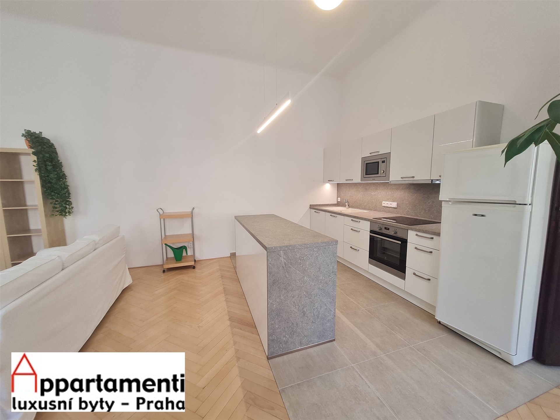 pronájem zařízeného bytu 2+kk, 71m2 v ul. Štěpánská, Praha 1