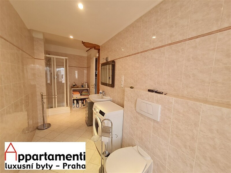 Prodej zařízeného podkrovního mezonetového bytu 3+kk, 107m2 s terasou