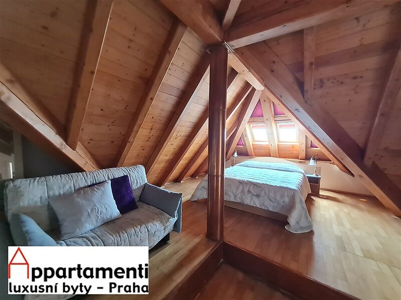 Prodej zařízeného podkrovního mezonetového bytu 3+kk, 107m2 s terasou