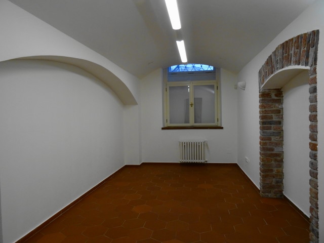 Vendesi uffici 4 stanze cucina 2x bagni 103mq a Vinohrady , Praga 2