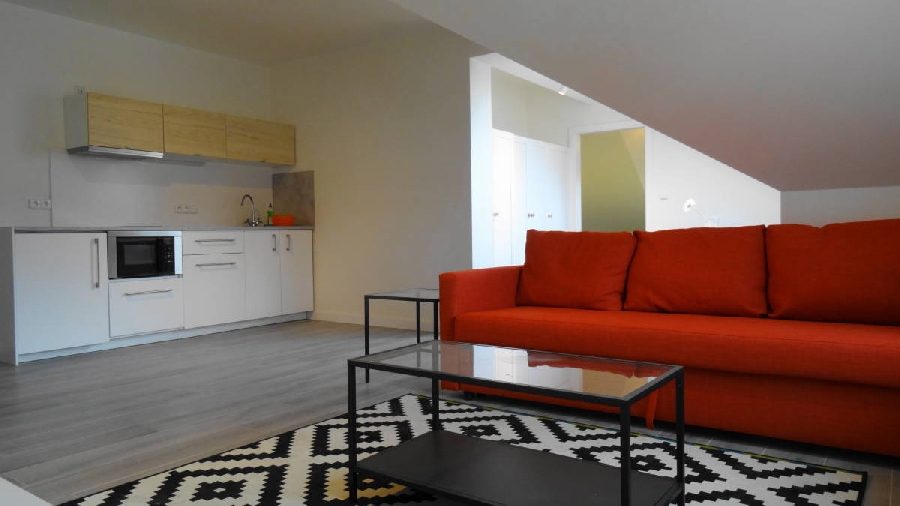 Pronájem podkrovního luxusně zařízeného bytu 2+kk,73m2 na Vinohradech