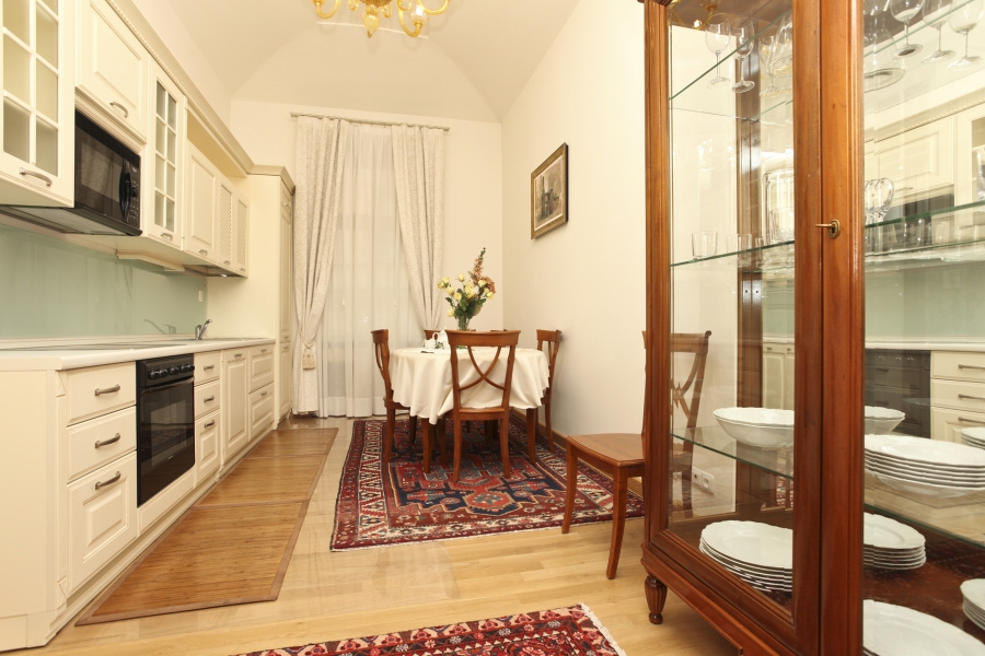 Renting a luxuriously designed apartment 3 + kk, 65m 2 in the center of Prague 1