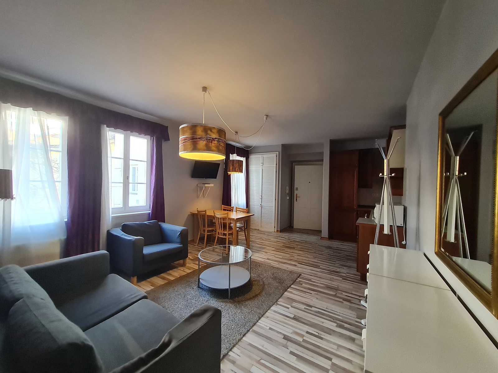 Na prodej kompletně zařízený byt 2+kk,52m2, v centru Prahy 1